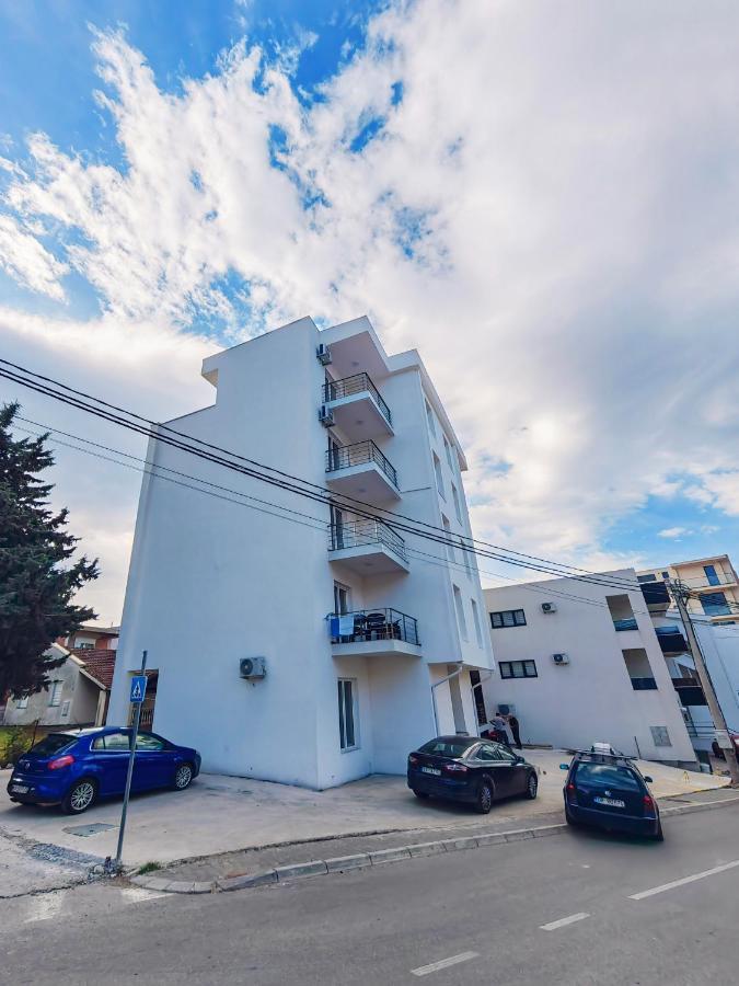 Mialex Apartments Dobra Voda Eksteriør billede
