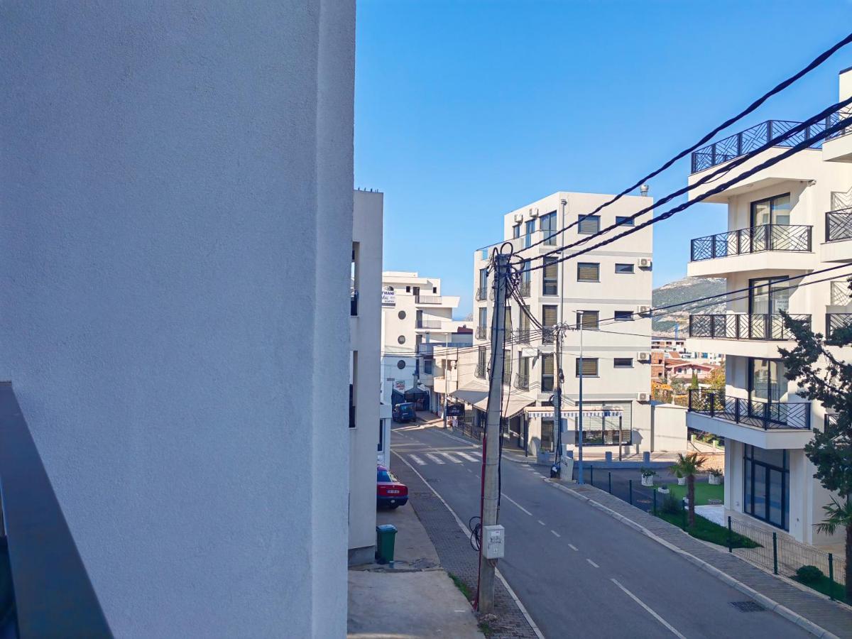Mialex Apartments Dobra Voda Eksteriør billede