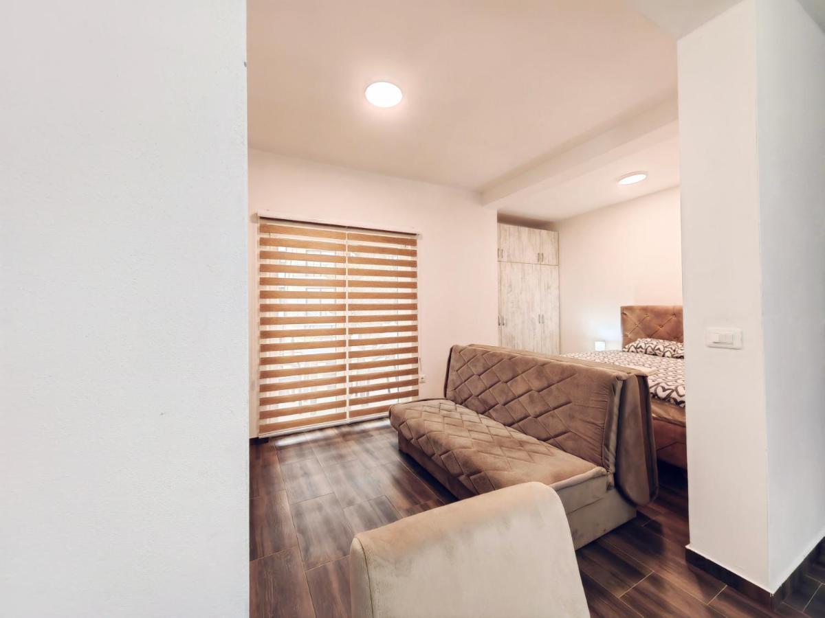 Mialex Apartments Dobra Voda Eksteriør billede