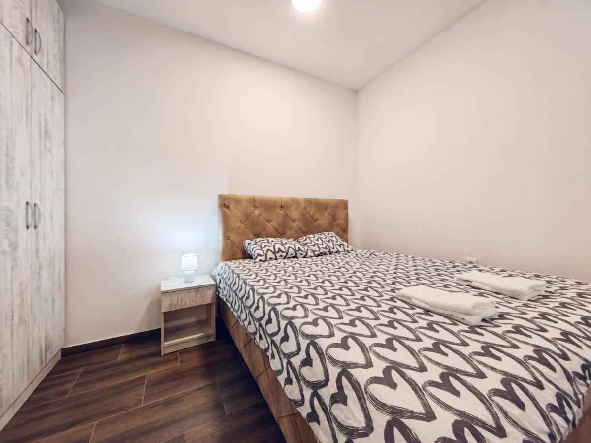 Mialex Apartments Dobra Voda Eksteriør billede