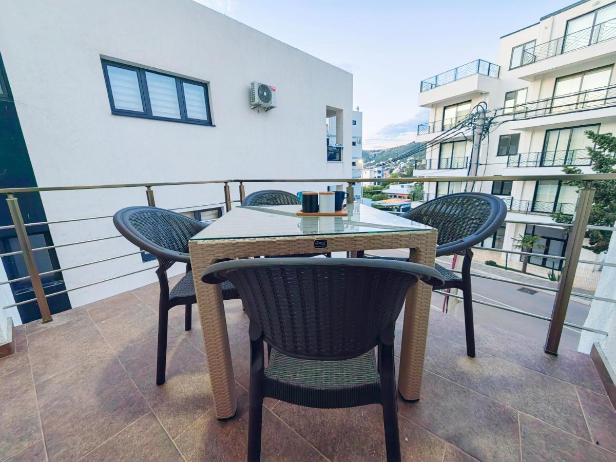 Mialex Apartments Dobra Voda Eksteriør billede