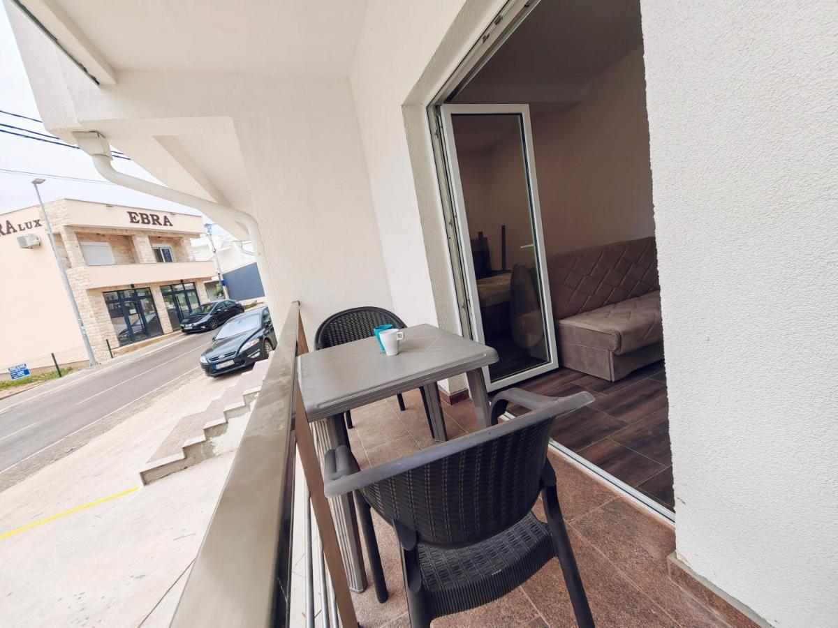 Mialex Apartments Dobra Voda Eksteriør billede